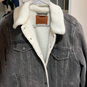 Levi’s Jean trucker jacket